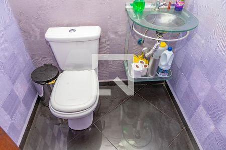 Casa à venda com 200m², 4 quartos e 2 vagas Casa à venda com 200m², 4 quartos e 2 vagasLavabo