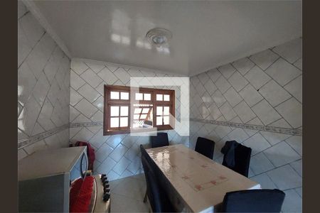 Casa à venda com 3 quartos, 68m² em Taboão, Diadema