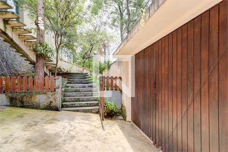 Casa à venda com 4 quartos, 340m² em Santo Amaro, São Paulo