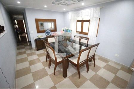 Casa à venda com 4 quartos, 250m² em Km 18, Osasco