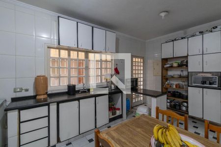 Casa à venda com 236m², 3 quartos e 2 vagas Casa à venda com 236m², 3 quartos e 2 vagasCozinha