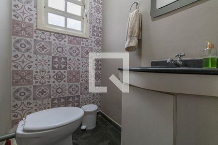 Casa à venda com 236m², 3 quartos e 2 vagas Casa à venda com 236m², 3 quartos e 2 vagasLavabo