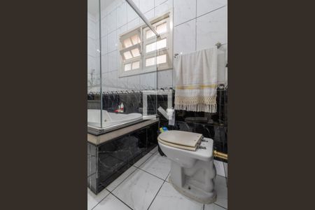 Casa à venda com 236m², 3 quartos e 2 vagas Casa à venda com 236m², 3 quartos e 2 vagasBanheiro Suíte