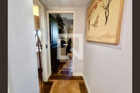 Corredor de apartamento à venda com 3 quartos, 130m² em Copacabana, Rio de Janeiro