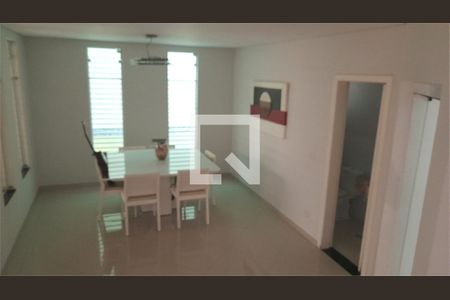 Casa à venda com 3 quartos, 300m² em Jardim Guapira, São Paulo