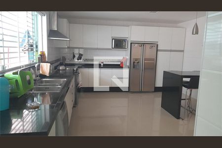 Casa à venda com 3 quartos, 300m² em Jardim Guapira, São Paulo