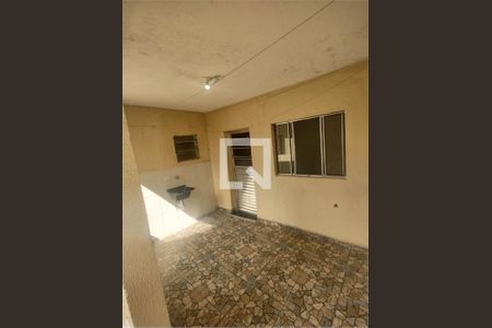 Casa à venda com 3 quartos, 197m² em Taboão, Diadema