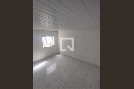 Casa à venda com 3 quartos, 197m² em Taboão, Diadema