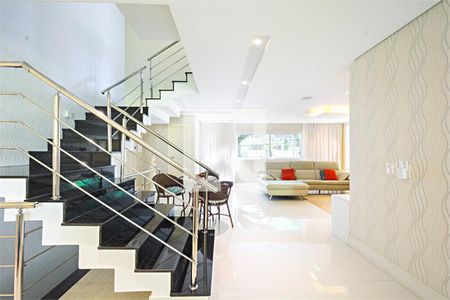 Casa à venda com 4 quartos, 297m² em Santo Amaro, São Paulo