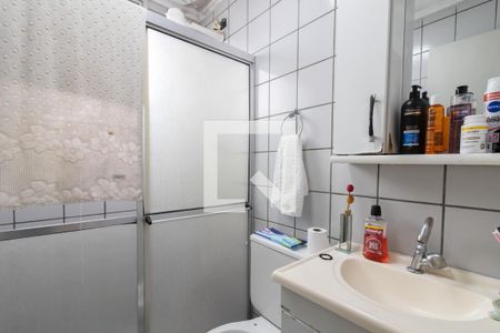 Banheiro de apartamento à venda com 2 quartos, 63m² em Vila Rosalia, Guarulhos