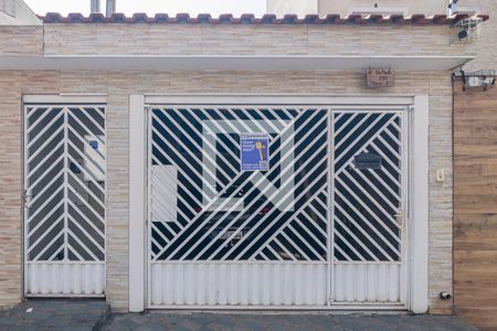 Casa à venda com 102m², 3 quartos e 2 vagas Casa à venda com 102m², 3 quartos e 2 vagasFachada