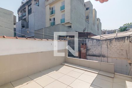 Casa à venda com 102m², 3 quartos e 2 vagas Casa à venda com 102m², 3 quartos e 2 vagasTerraço