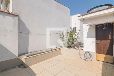 Casa à venda com 102m², 3 quartos e 2 vagas Casa à venda com 102m², 3 quartos e 2 vagasTerraço