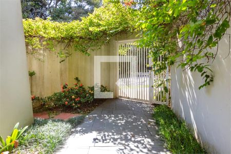 Casa à venda com 3 quartos, 374m² em Jardim Leonor, São Paulo