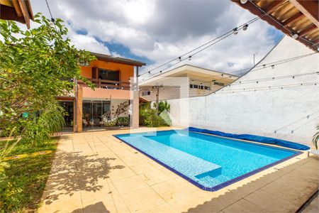 Casa à venda com 4 quartos, 450m² em Interlagos, São Paulo