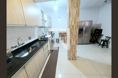 Casa à venda com 4 quartos, 221m² em Vila Lucinda, Santo André