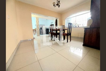 Casa à venda com 4 quartos, 221m² em Vila Lucinda, Santo André