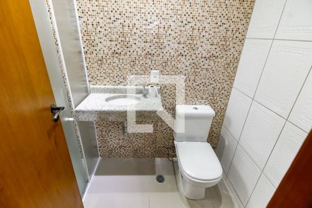 Banheiro de apartamento para alugar com 2 quartos, 55m² em Vila Pirajussara, São Paulo