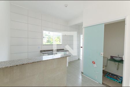 Sala de apartamento para alugar com 1 quarto, 40m² em Piratininga, Niterói