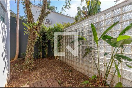 Casa à venda com 4 quartos, 455m² em Jardim Guedala, São Paulo