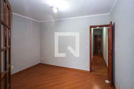 Quarto 1 de casa à venda com 3 quartos, 250m² em Jardim Santa Emília, São Paulo