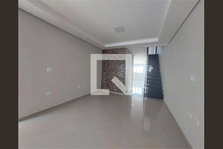 Casa à venda com 3 quartos, 131m² em Umuarama, Osasco