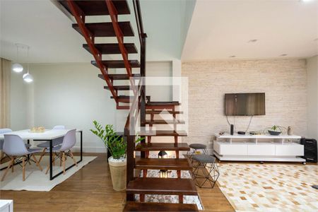 Casa à venda com 3 quartos, 180m² em Vila Suzana, São Paulo