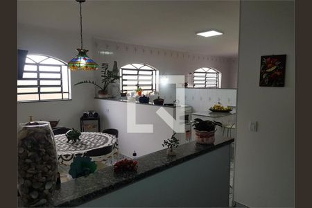 Casa à venda com 3 quartos, 250m² em Jardim Campo Grande, São Paulo