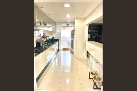 Apartamento à venda com 3 quartos, 184m² em Vila Romana, São Paulo