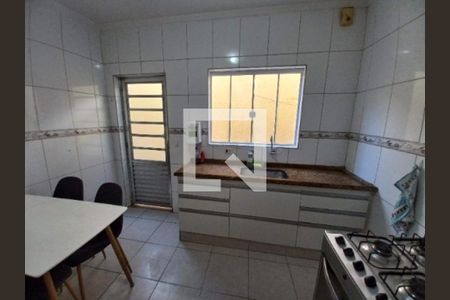 Casa à venda com 6 quartos, 220m² em Jardim Aricanduva, São Paulo