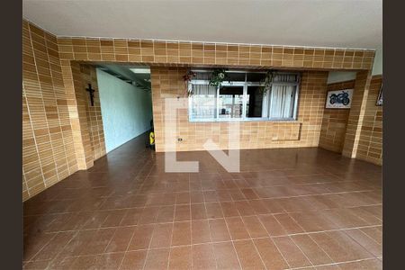 Casa à venda com 3 quartos, 180m² em Jardim Regis, São Paulo