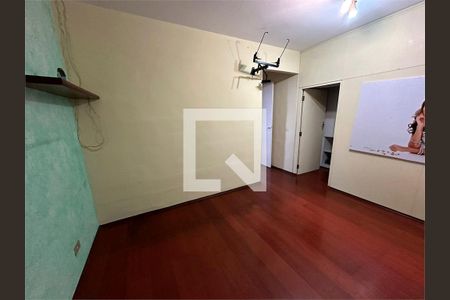 Casa à venda com 3 quartos, 180m² em Jardim Regis, São Paulo