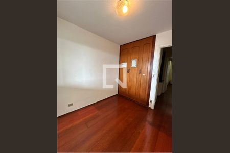 Casa à venda com 3 quartos, 180m² em Jardim Regis, São Paulo