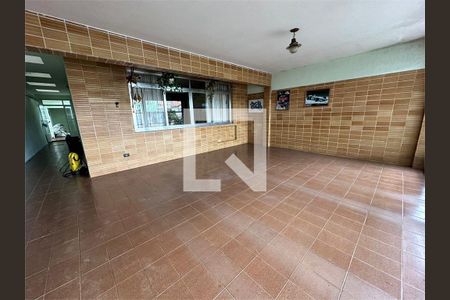 Casa à venda com 3 quartos, 180m² em Jardim Regis, São Paulo