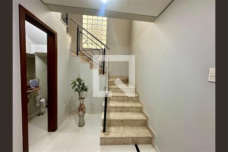 Casa à venda com 4 quartos, 453m² em Jardim Sonia, São Paulo