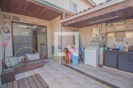 Casa de condomínio à venda com 141m², 3 quartos e 2 vagas Casa de condomínio à venda com 141m², 3 quartos e 2 vagasÁrea Externa