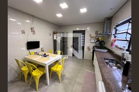 Casa à venda com 4 quartos, 313m² em Vila Vitorio Mazzei, São Paulo