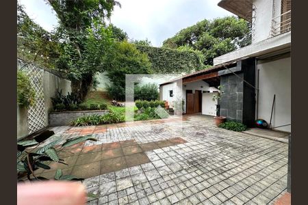 Casa à venda com 4 quartos, 330m² em Jardim Morumbi, São Paulo