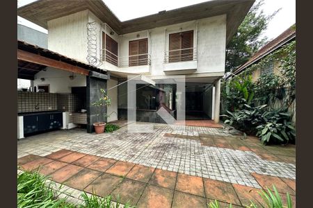 Casa à venda com 4 quartos, 330m² em Jardim Morumbi, São Paulo