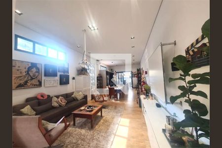 Casa à venda com 3 quartos, 172m² em Jardim Santa Helena, São Paulo