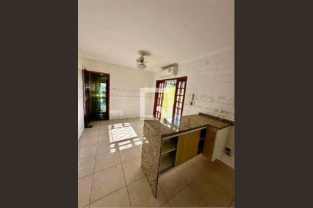 Casa à venda com 3 quartos, 250m² em Vila Maria Luisa, São Paulo