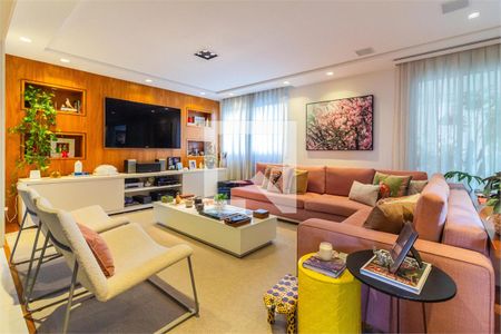 Apartamento à venda com 3 quartos, 185m² em Vila Romana, São Paulo