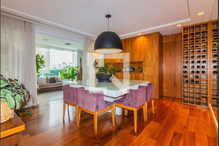 Apartamento à venda com 3 quartos, 185m² em Vila Romana, São Paulo