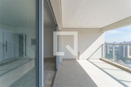 Apartamento à venda com 3 quartos, 121m² em Vila Sofia, São Paulo