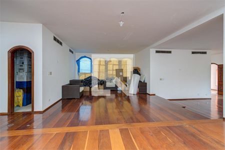 Casa à venda com 5 quartos, 930m² em Jardim Prudência, São Paulo