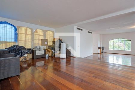 Casa à venda com 5 quartos, 930m² em Jardim Prudência, São Paulo