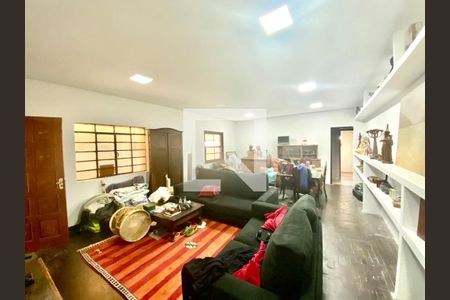 Casa à venda com 4 quartos, 296m² em Vila Ipojuca, São Paulo