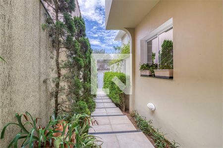 Casa à venda com 3 quartos, 370m² em Santo Amaro, São Paulo