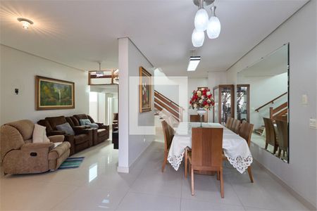 Casa à venda com 4 quartos, 260m² em Campo Grande, São Paulo