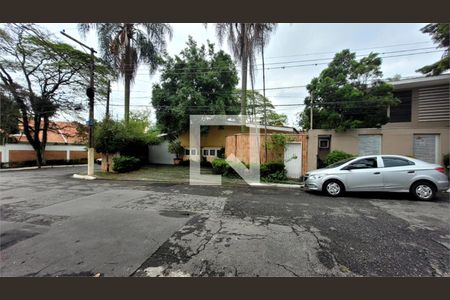 Casa à venda com 4 quartos, 369m² em Vila Elvira, São Paulo